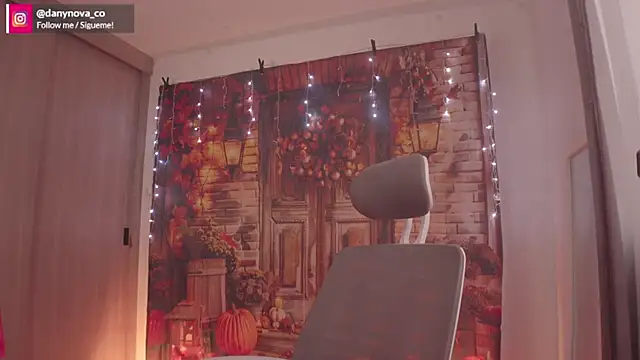 DanyNova Co online show from November 16, 2025, 9:08 pm