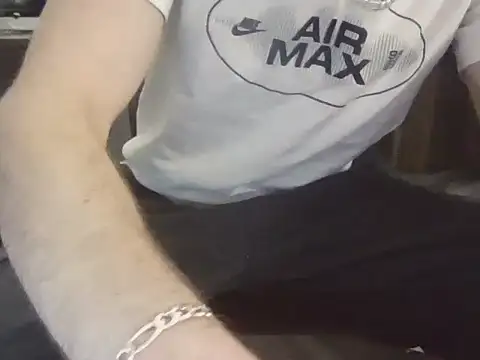 Snapshot of HungStud4You chatting on January 8, 2026, 6:08 am HungStud4You online show from January 8, 2026, 6:08 am