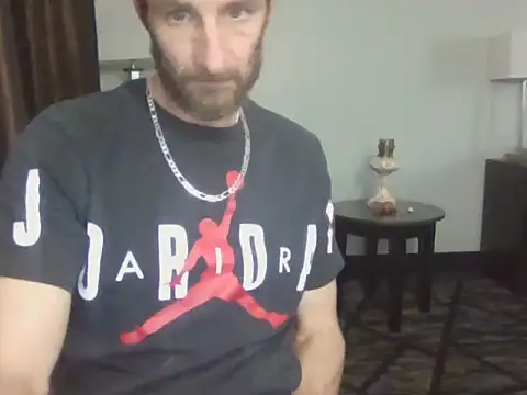 Snapshot of HungStud4You chatting on November 6, 2025, 4:49 am HungStud4You online show from November 6, 2025, 4:49 am