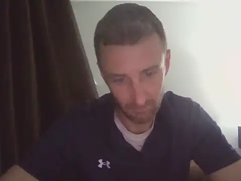 Snapshot of HungStud4You chatting on January 7, 2026, 5:34 am HungStud4You online show from January 7, 2026, 5:34 am