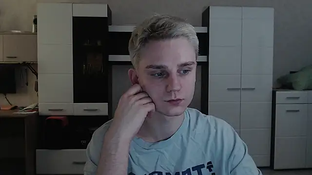 angryzan online show from February 28, 2025, 10:41 am