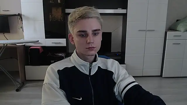 angryzan online show from March 3, 2025, 8:51 am