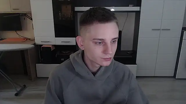 angryzan online show from October 3, 2025, 4:47 am