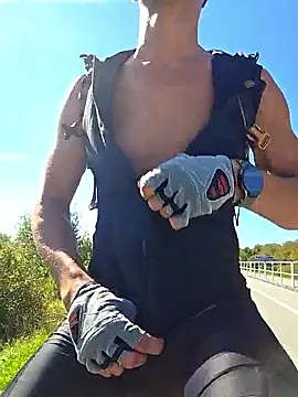 Zeefy online show from September 19, 2025, 9:35 am