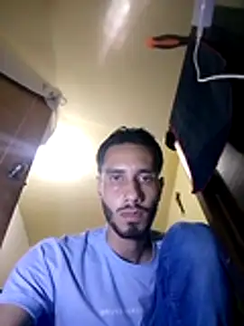 jhon01000 online show from May 26, 2026, 1:26 am