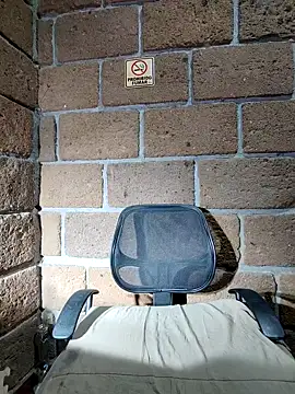 Snapshot of Pitudo20cmm chatting on November 16, 2025, 3:22 am Pitudo20cmm online show from November 16, 2025, 3:22 am