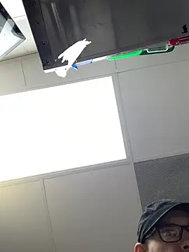 hailzeffn online show from March 13, 2026, 12:32 pm