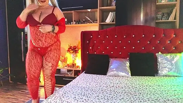 Snapshot of SeductiveCeline chatting on March 24, 2026, 9:53 am SeductiveCeline online show from March 24, 2026, 9:53 am