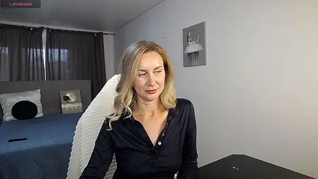 Vanessa Nowak online show from July 16, 2026, 3:09 pm