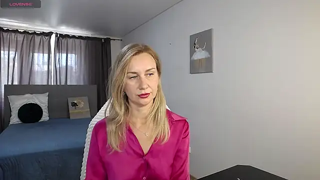 Vanessa Nowak online show from July 12, 2026, 6:58 am