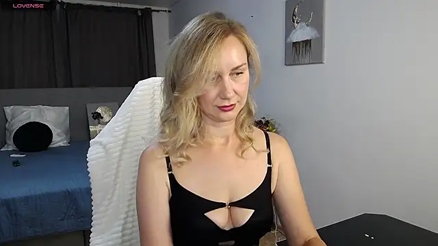 Vanessa Nowak online show from August 5, 2026, 5:18 pm