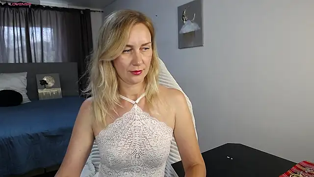 Vanessa Nowak online show from June 21, 2026, 11:38 am