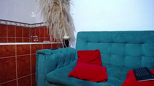 Leon hot X online show from January 25, 2025, 8:31 pm