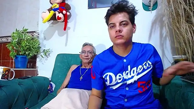 Leon hot X online show from February 23, 2025, 1:32 pm