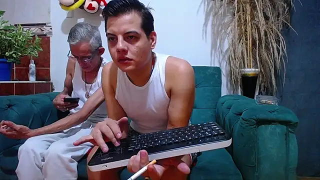 Leon hot X online show from February 20, 2025, 11:53 am