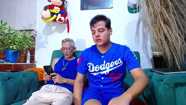 Leon hot X online show from February 22, 2025, 9:26 pm