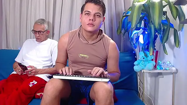 Leon hot X online show from March 6, 2026, 7:09 pm