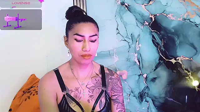 khiara moretti online show from November 26, 2025, 11:21 am