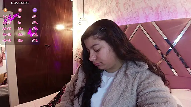 Miaa Smiith1 online show from March 3, 2025, 12:17 pm