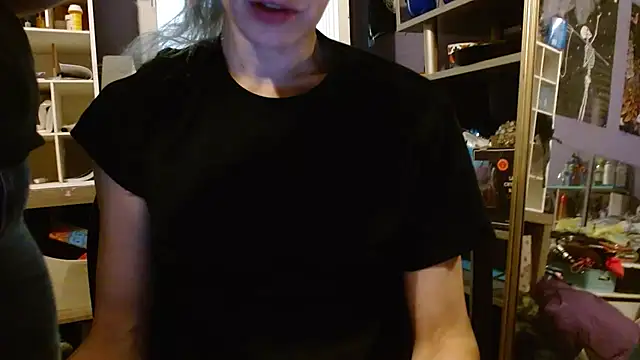 watermellonpussy online show from November 26, 2025, 4:12 am