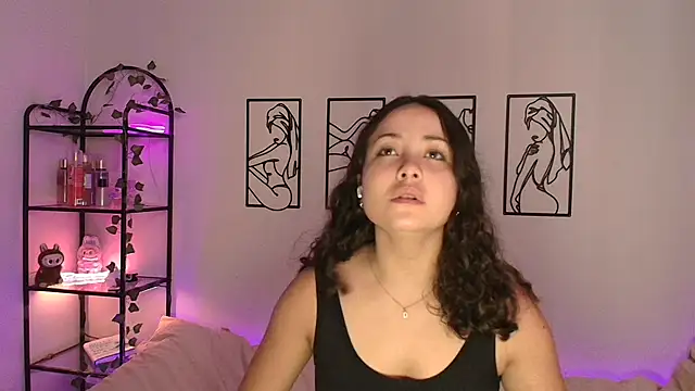 Megan Rodrigo online show from October 8, 2025, 7:14 pm