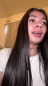 Roxanne 08 online show from April 9, 2026, 6:25 pm