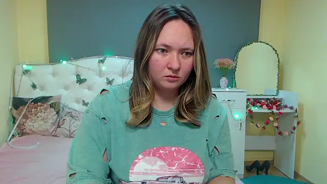 SallyVerda online show from April 21, 2026, 3:02 am