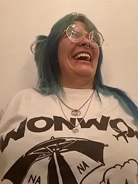 lucky-leah online show from March 3, 2026, 3:35 am