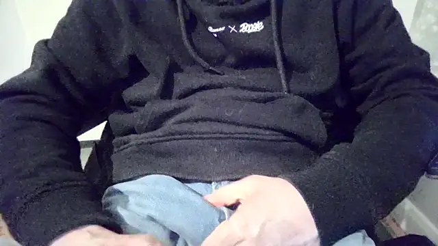 hornyguyuk1973 online show from April 9, 2026, 10:49 pm