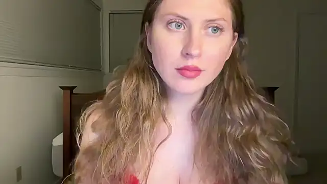 Snapshot of YUMIandbigWOLF chatting on March 8, 2026, 3:21 am YUMIandbigWOLF online show from March 8, 2026, 3:21 am