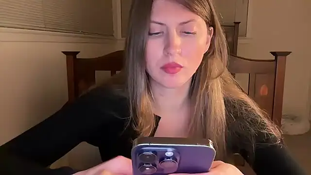 Snapshot of YUMIandbigWOLF chatting on March 28, 2026, 4:35 am YUMIandbigWOLF online show from March 28, 2026, 4:35 am