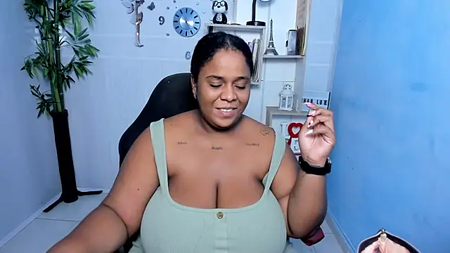 Snapshot of bbw_charlote chatting on March 21, 2025, 12:06 pm bbw charlote online show from March 21, 2025, 12:06 pm