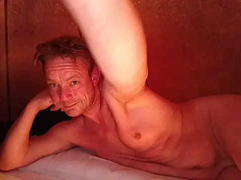 Faphamster40 online show from July 19, 2026, 4:32 am