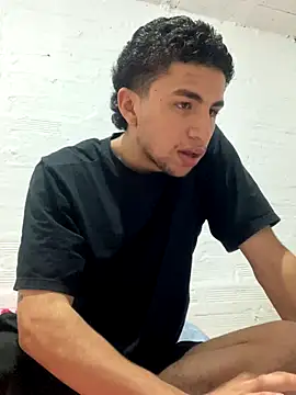 Snapshot of ever10183 chatting on December 17, 2025, 2:38 am ever10183 online show from December 17, 2025, 2:38 am