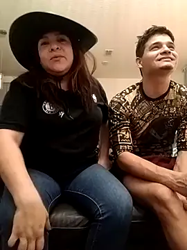 Snapshot of Crazyfunroom chatting on December 17, 2024, 8:23 am Crazyfunroom online show from December 17, 2024, 8:23 am