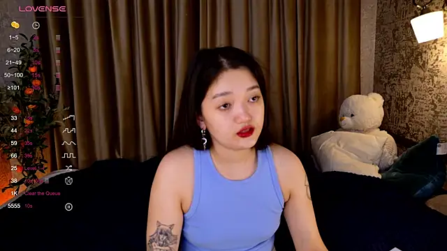 FreyaRaya online show from November 9, 2025, 3:10 am