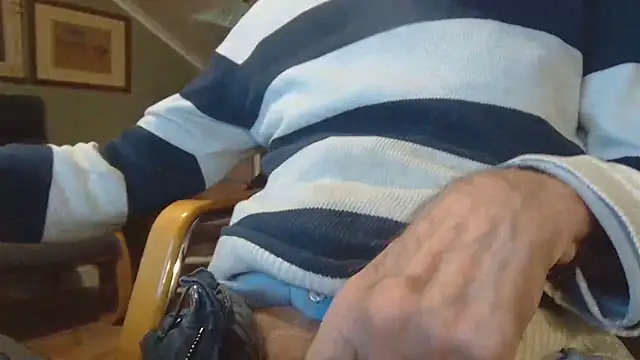 Snapshot of lasseoldman chatting on December 17, 2025, 3:39 pm lasseoldman online show from December 17, 2025, 3:39 pm