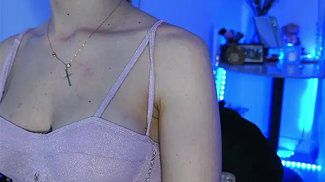 ivyleague  online show from April 3, 2026, 5:19 pm