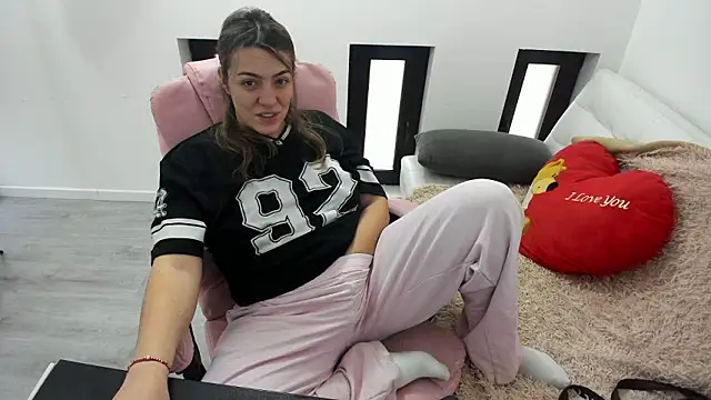 Snapshot of Dyana_Kaylinn chatting on March 12, 2026, 5:24 am Dyana Kaylinn online show from March 12, 2026, 5:24 am