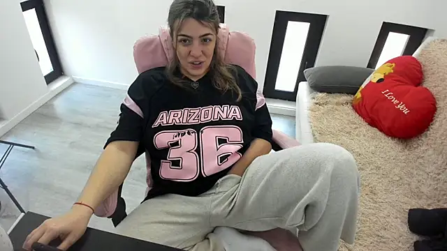 Snapshot of Dyana_Kaylinn chatting on March 24, 2026, 5:18 am Dyana Kaylinn online show from March 24, 2026, 5:18 am