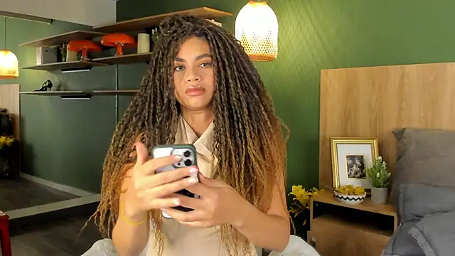 nayah   online show from March 29, 2026, 2:52 pm