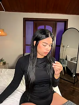 nayah   online show from December 19, 2025, 8:00 pm