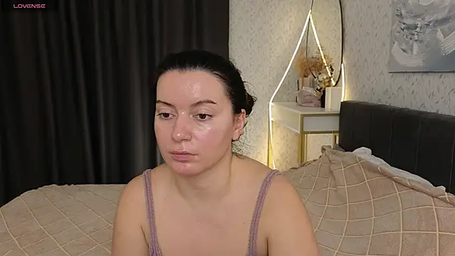 YourSweetDream  online show from November 18, 2025, 8:28 am