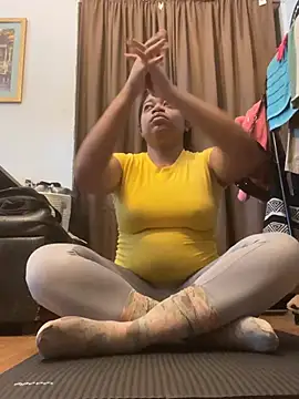 MommyConfident online show from July 29, 2026, 5:23 pm