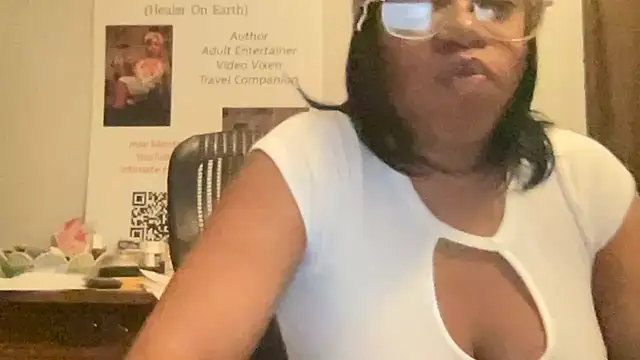 MommyConfident online show from June 10, 2026, 5:41 am