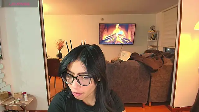 samy jonnes  online show from April 23, 2026, 11:17 pm