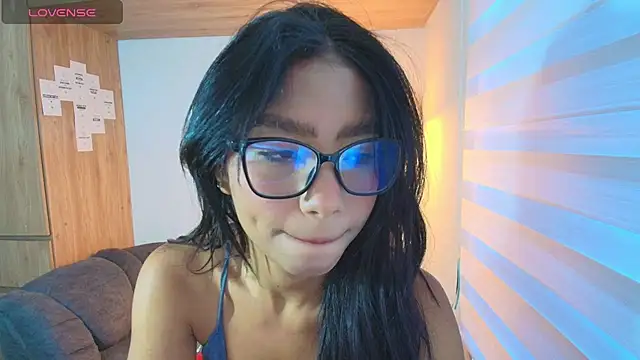 samy jonnes  online show from July 28, 2026, 10:42 pm