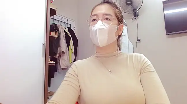 Alisa Hotfeeling online show from March 7, 2025, 1:53 am