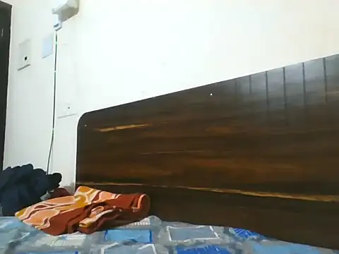 Snapshot of Dusky_Aarav chatting on September 28, 2025, 8:43 am Dusky Aarav online show from September 28, 2025, 8:43 am