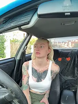 Snapshot of haileyhope_ chatting on December 7, 2024, 1:35 pm haileyhope online show from December 7, 2024, 1:35 pm